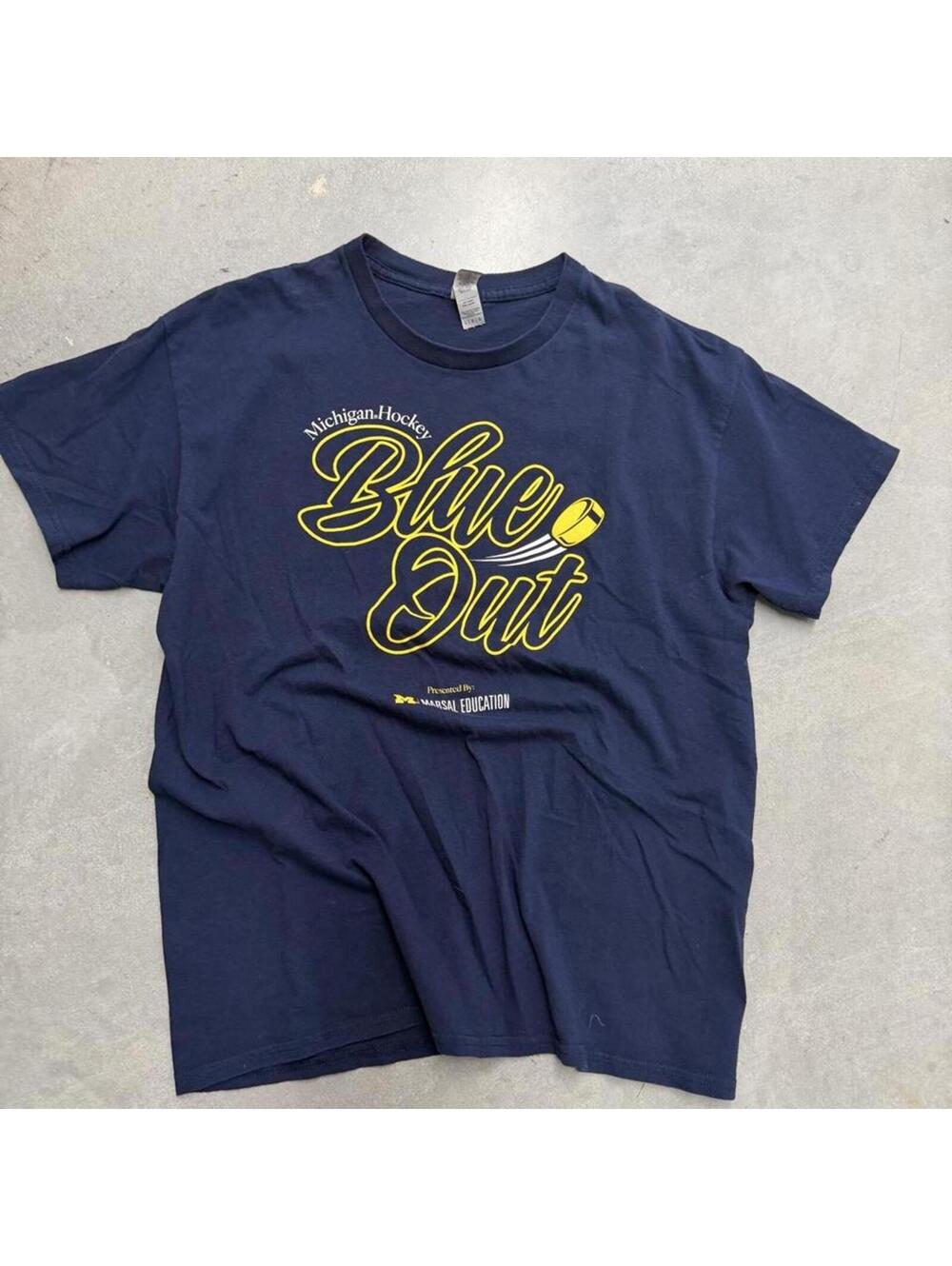 Y2K Michigan Wolverines Hockey Blue Out Mens Large Navy NCAA College Sports Tee